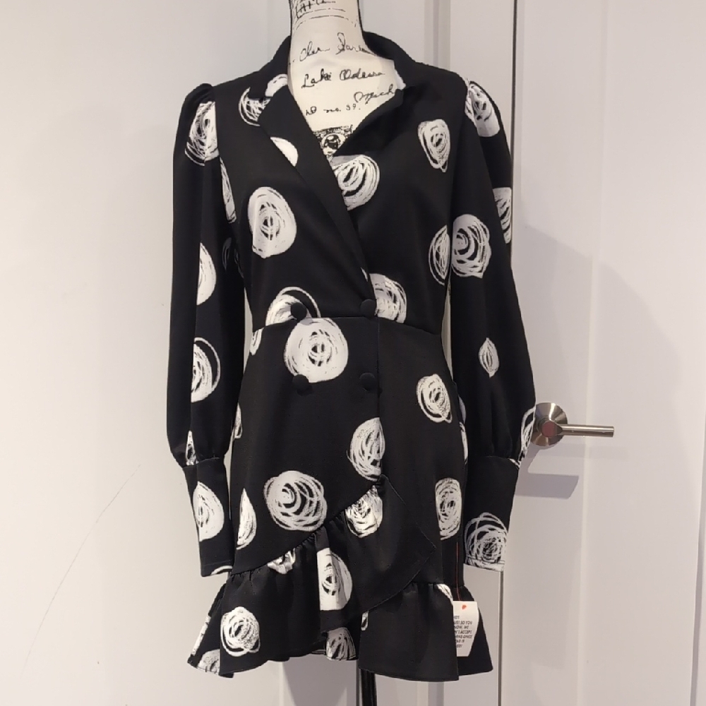 NEW Black and White Women's Dress